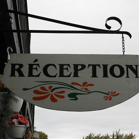 Hotel Sous La Croix 152725 Tadoussac Eksteriør bilde