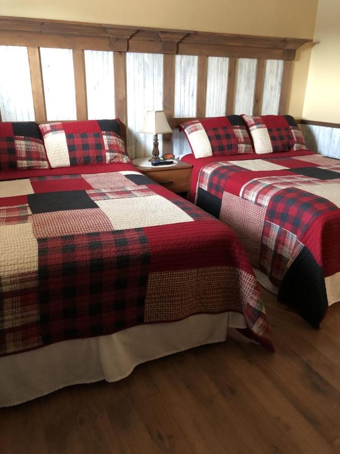 Hotel Sous La Croix 152725 Tadoussac Eksteriør bilde
