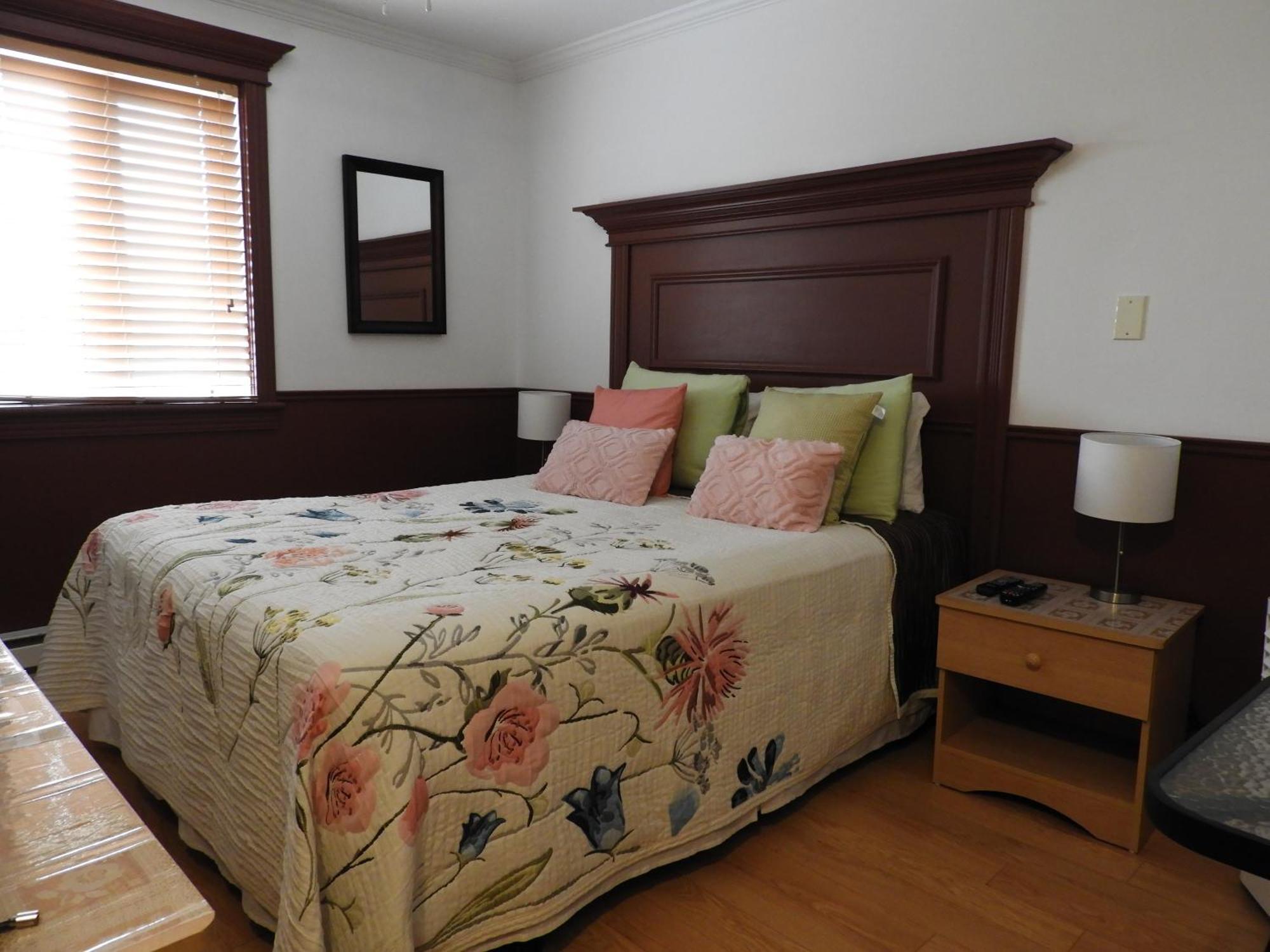 Hotel Sous La Croix 152725 Tadoussac Eksteriør bilde
