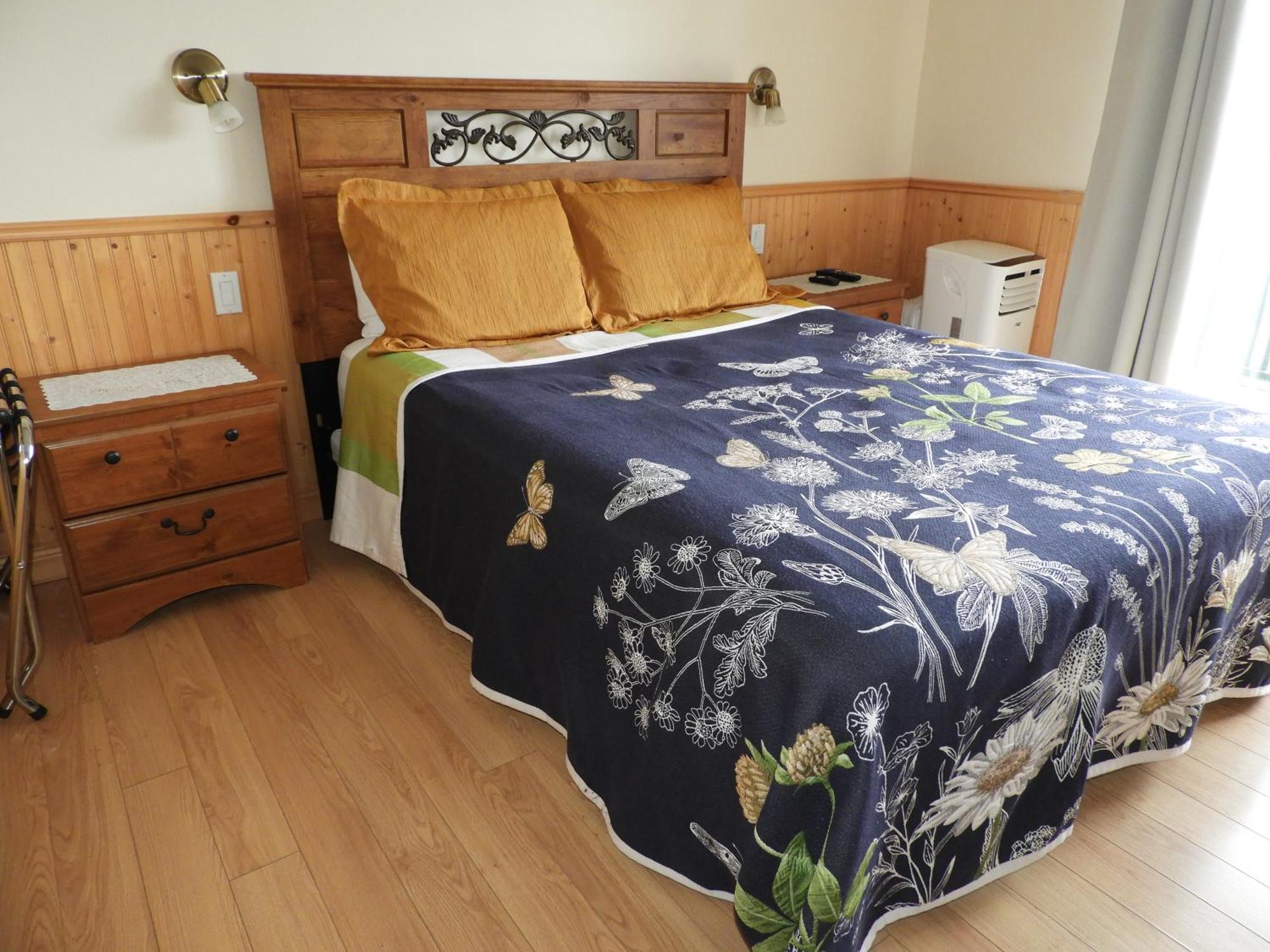 Hotel Sous La Croix 152725 Tadoussac Eksteriør bilde