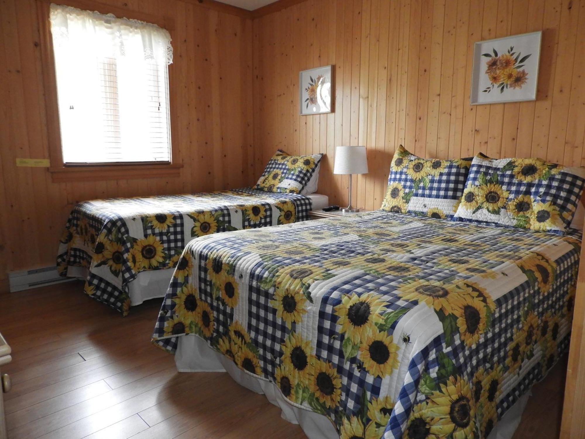 Hotel Sous La Croix 152725 Tadoussac Eksteriør bilde