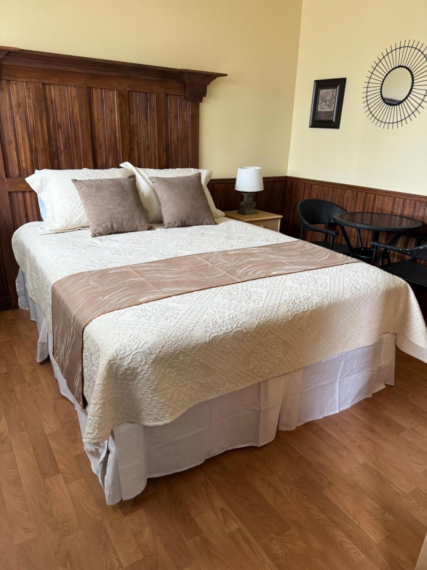 Hotel Sous La Croix 152725 Tadoussac Eksteriør bilde