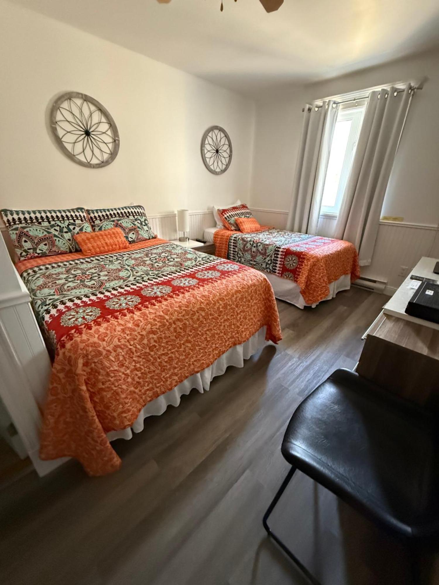 Hotel Sous La Croix 152725 Tadoussac Eksteriør bilde