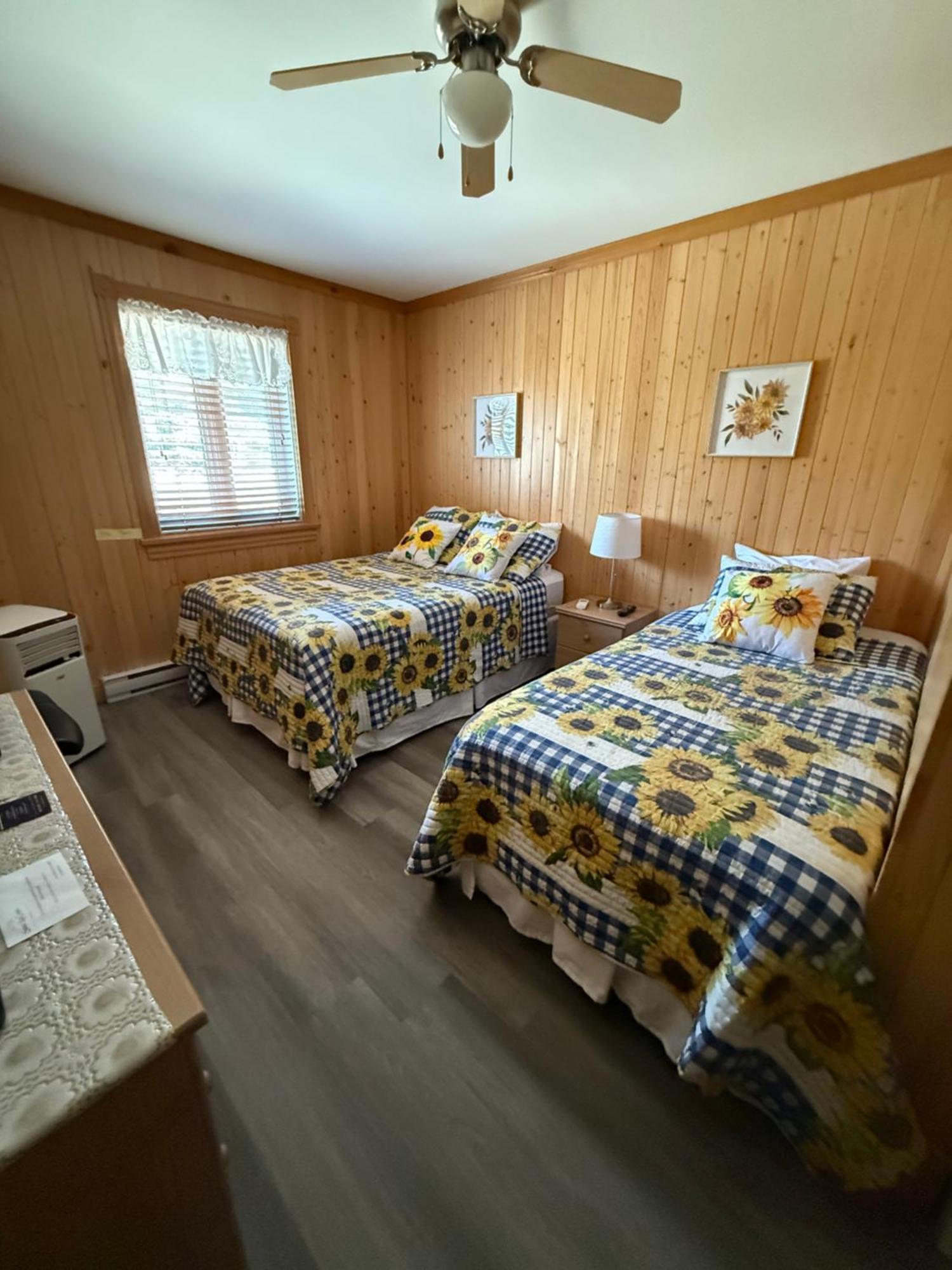Hotel Sous La Croix 152725 Tadoussac Eksteriør bilde