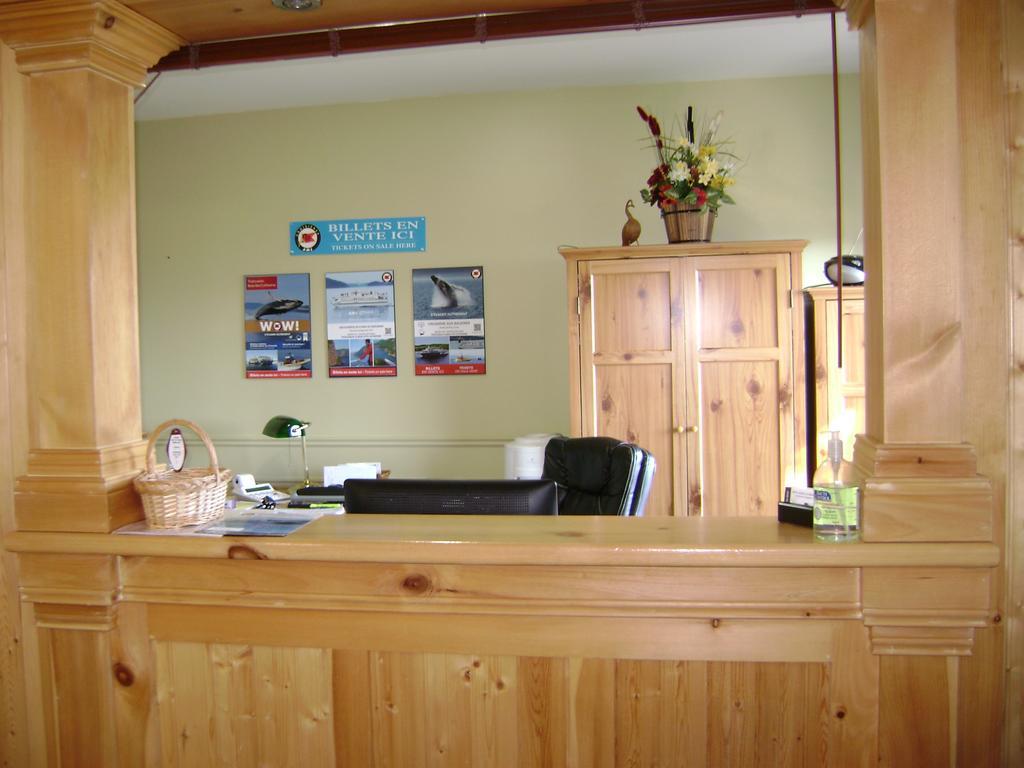 Hotel Sous La Croix 152725 Tadoussac Eksteriør bilde