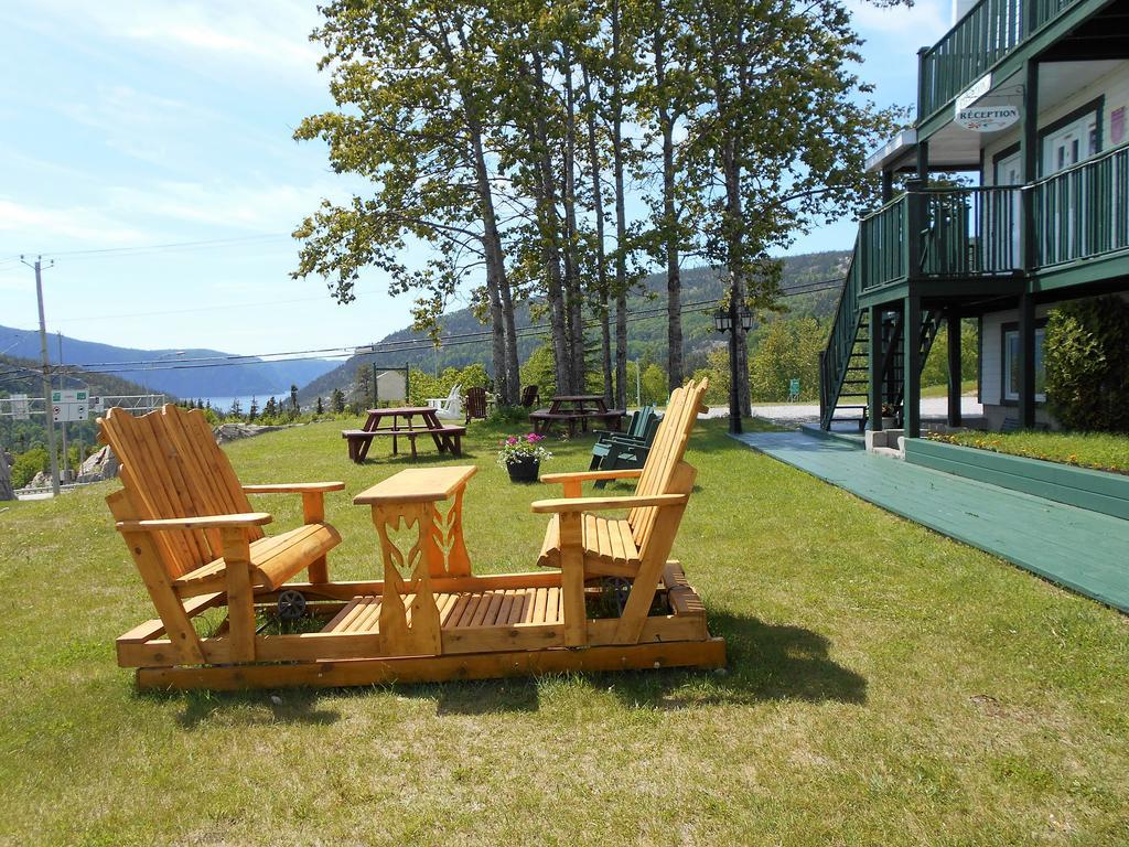 Hotel Sous La Croix 152725 Tadoussac Eksteriør bilde