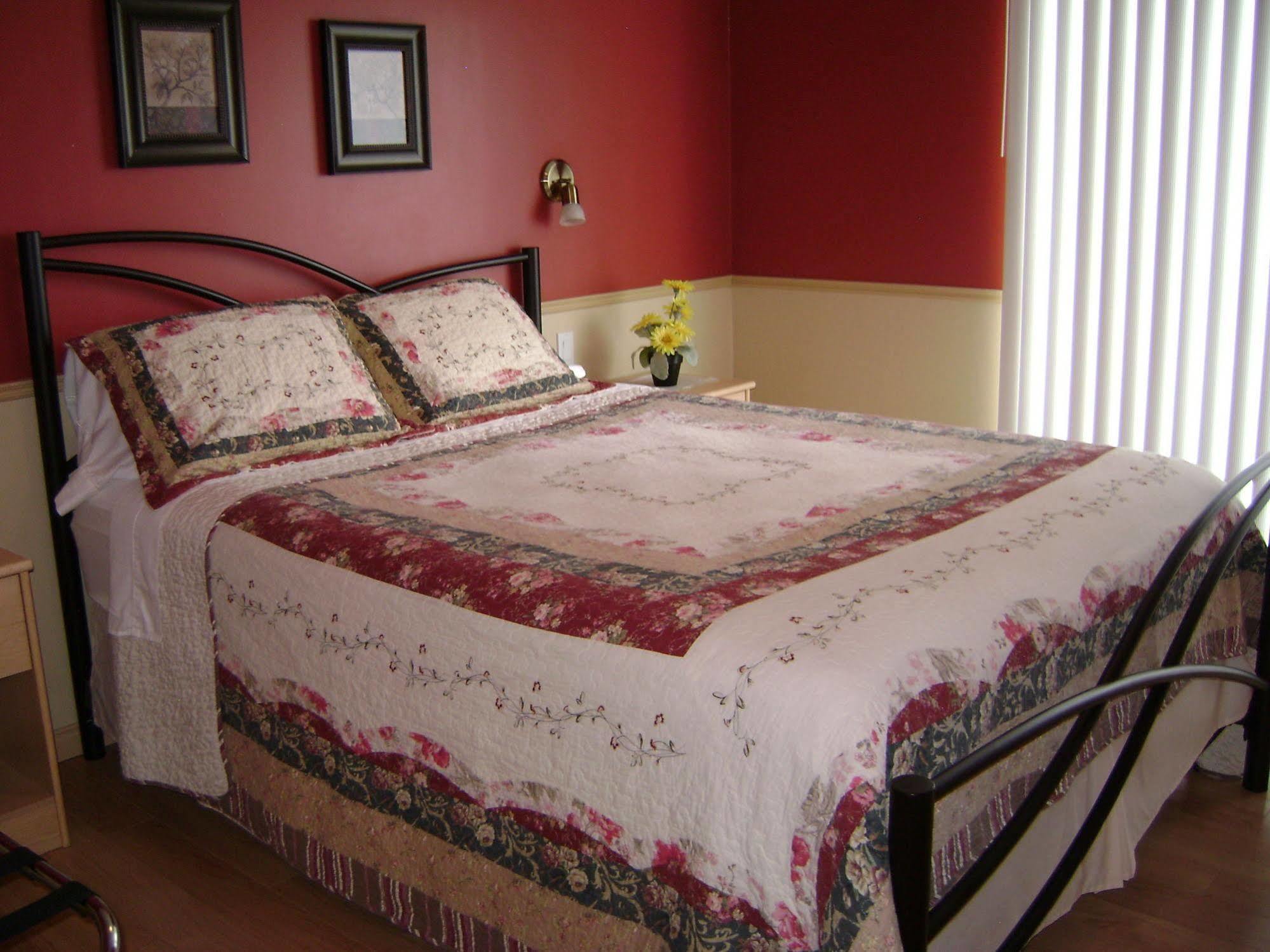 Hotel Sous La Croix 152725 Tadoussac Eksteriør bilde