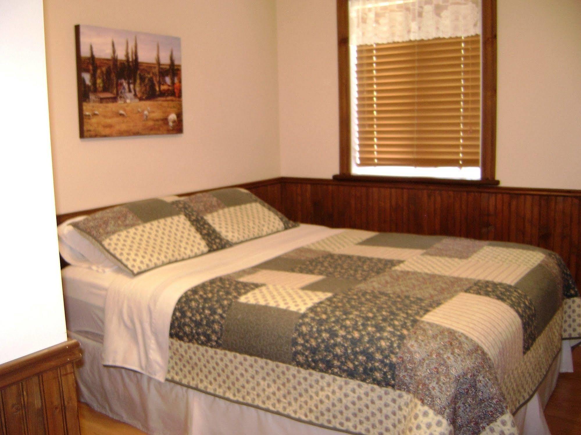 Hotel Sous La Croix 152725 Tadoussac Eksteriør bilde