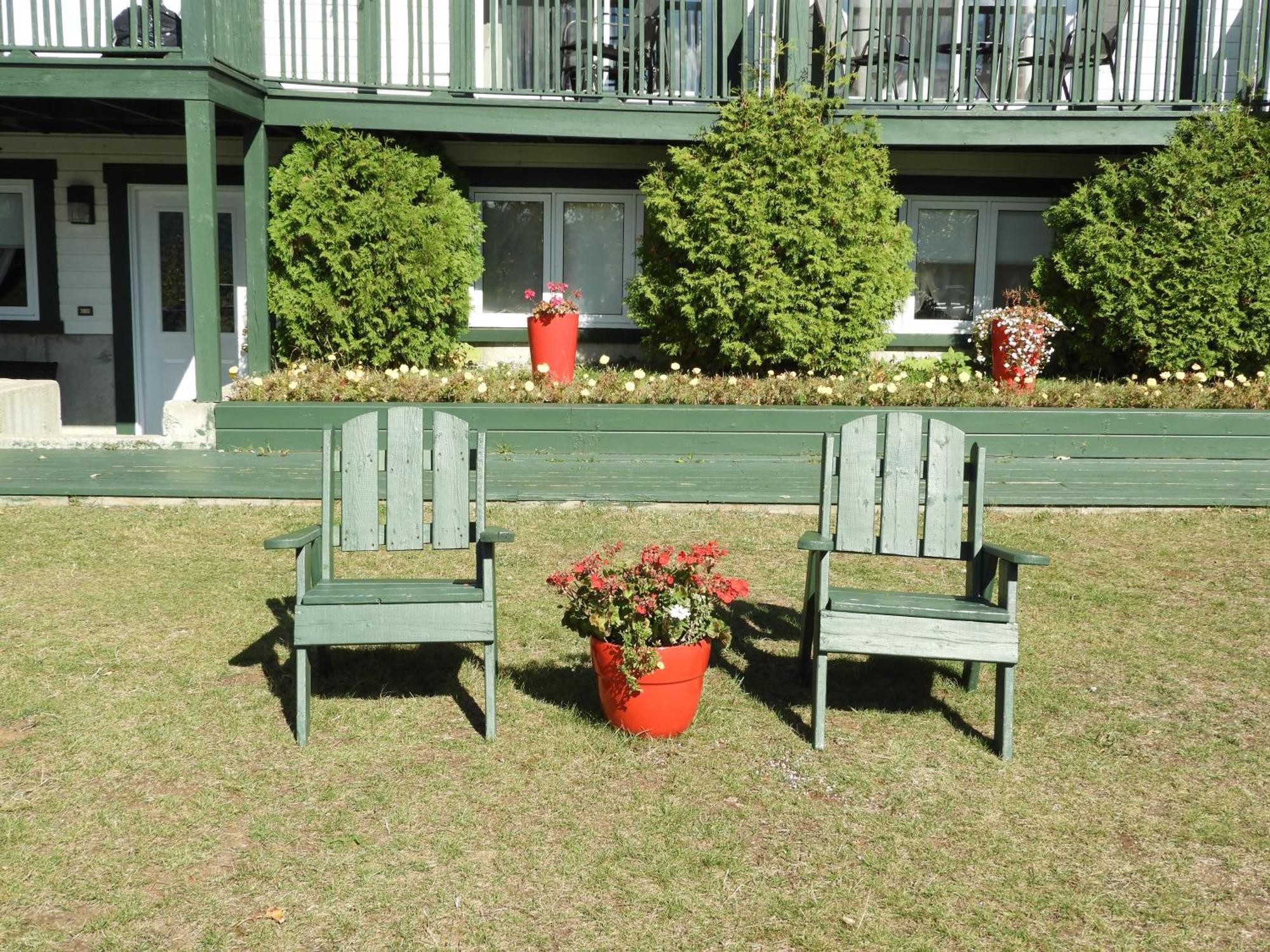 Hotel Sous La Croix 152725 Tadoussac Eksteriør bilde