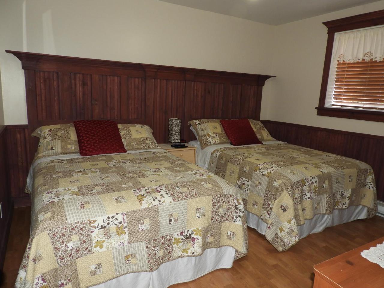 Hotel Sous La Croix 152725 Tadoussac Eksteriør bilde