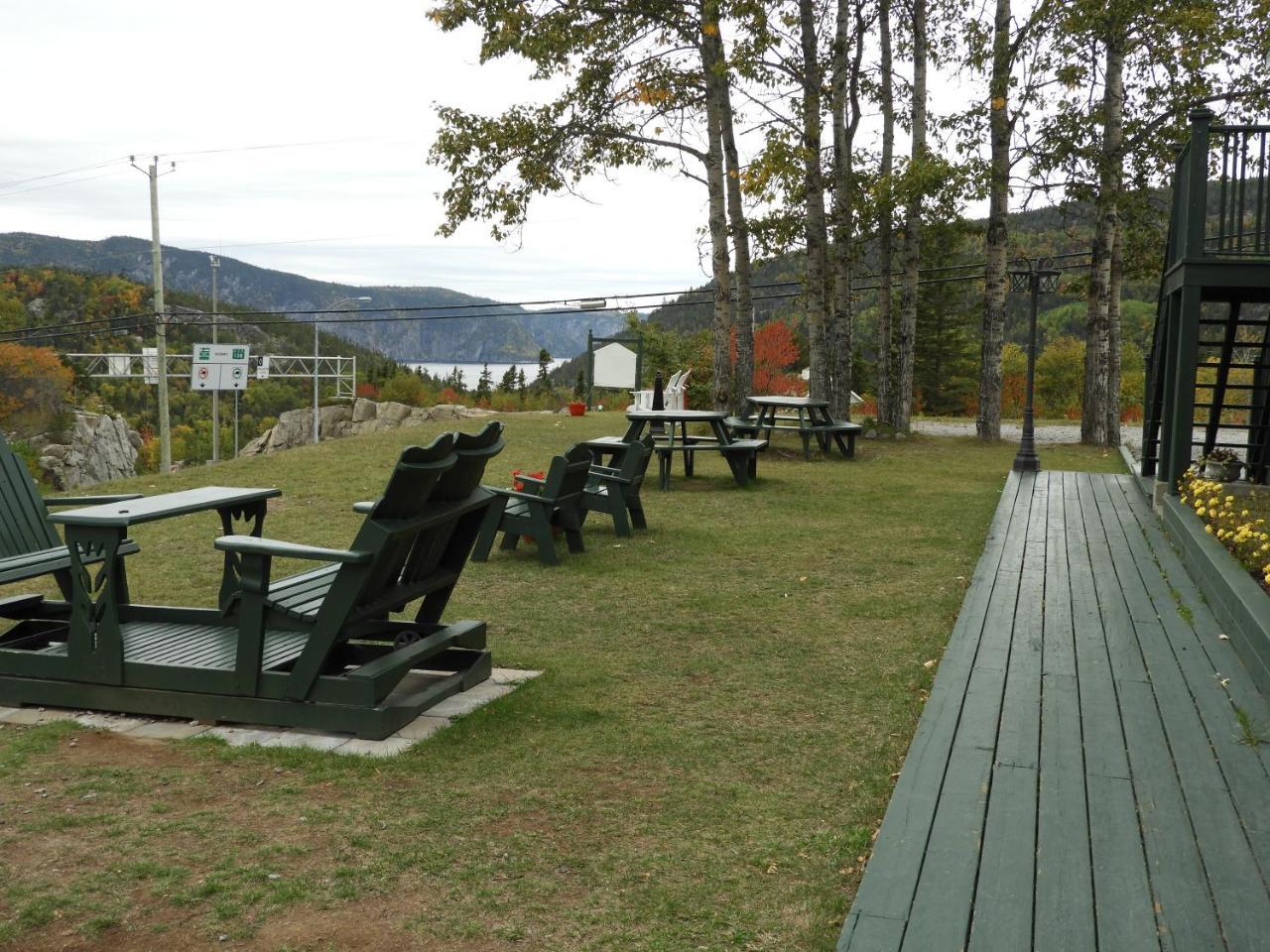 Hotel Sous La Croix 152725 Tadoussac Eksteriør bilde